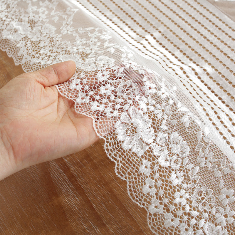 Floral Lace Table Runner – Elegant Sheer Design Berriscent