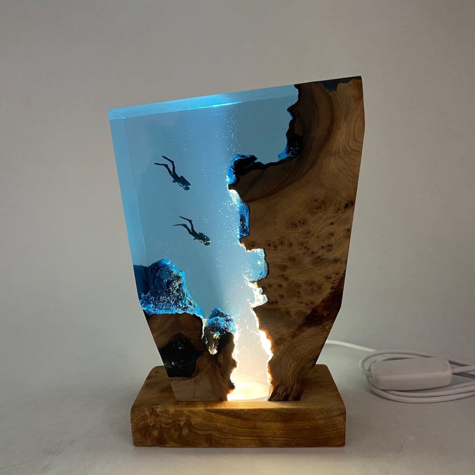 Handcrafted Ocean Depth Resin Lamp Berriscent