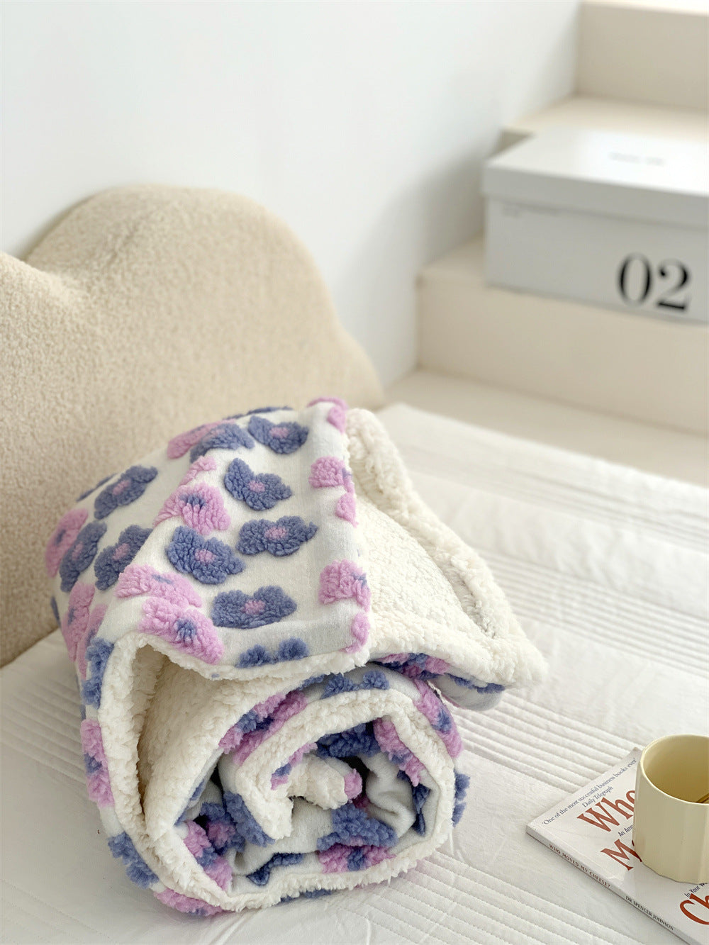 Bouclé Bloom Plush Throw Berriscent