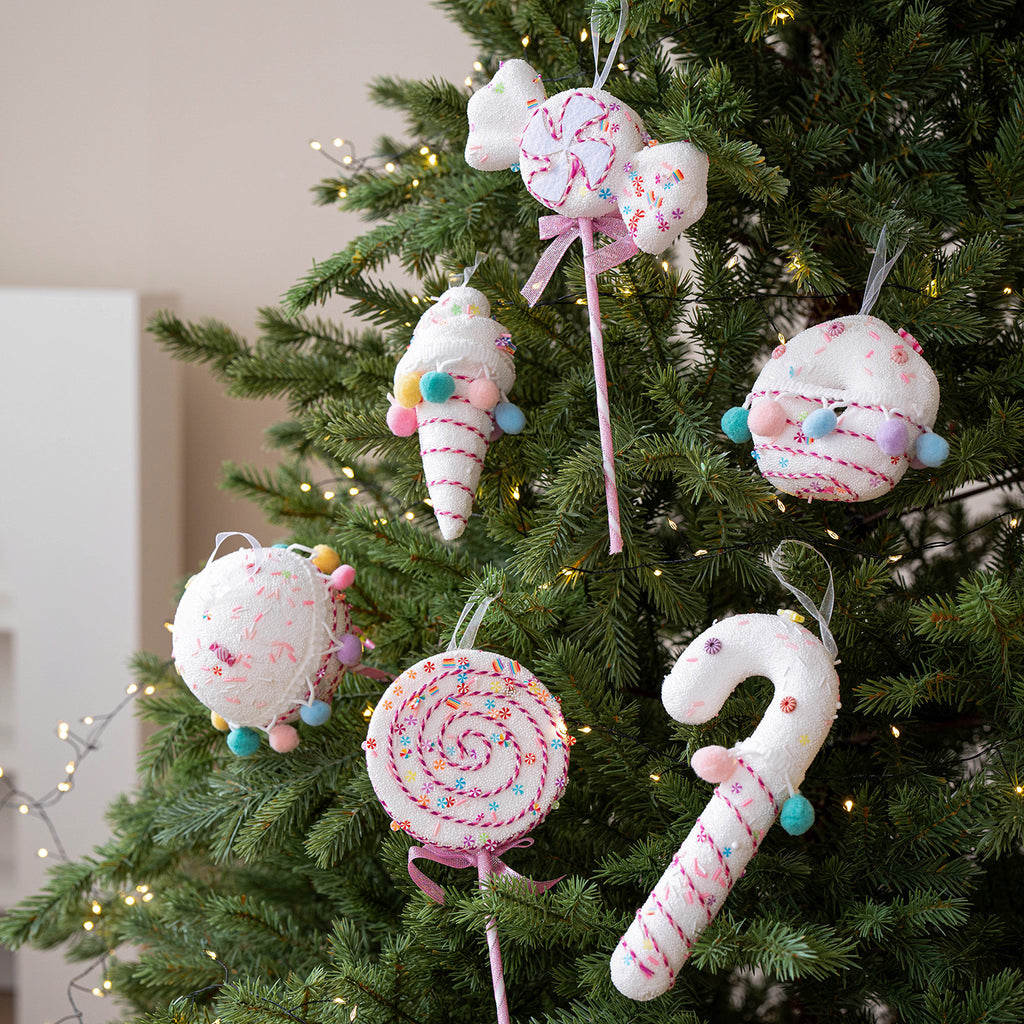 Candyland Christmas Ornament Set – 6 Pieces Beriscent
