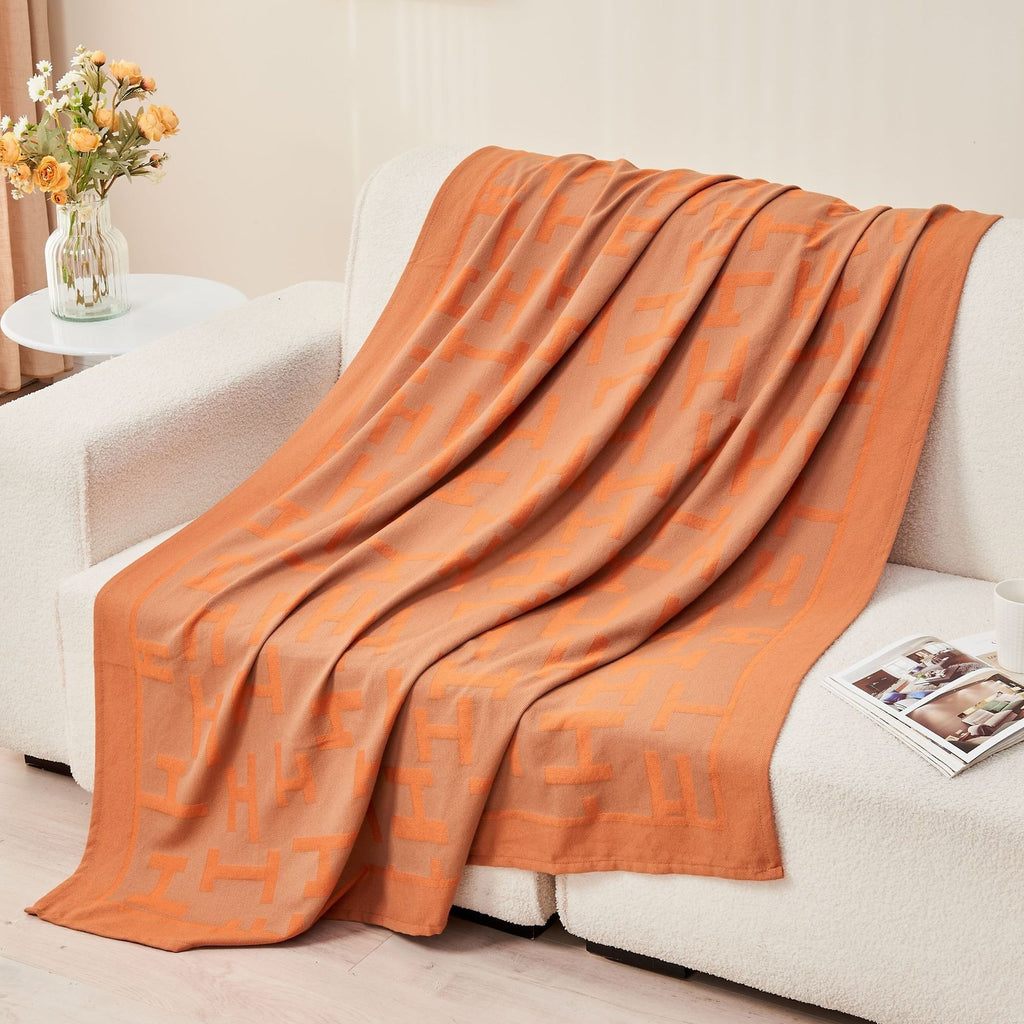 Linea Harmony Throw – Modern Geometric Jacquard Elegancen Berriscent