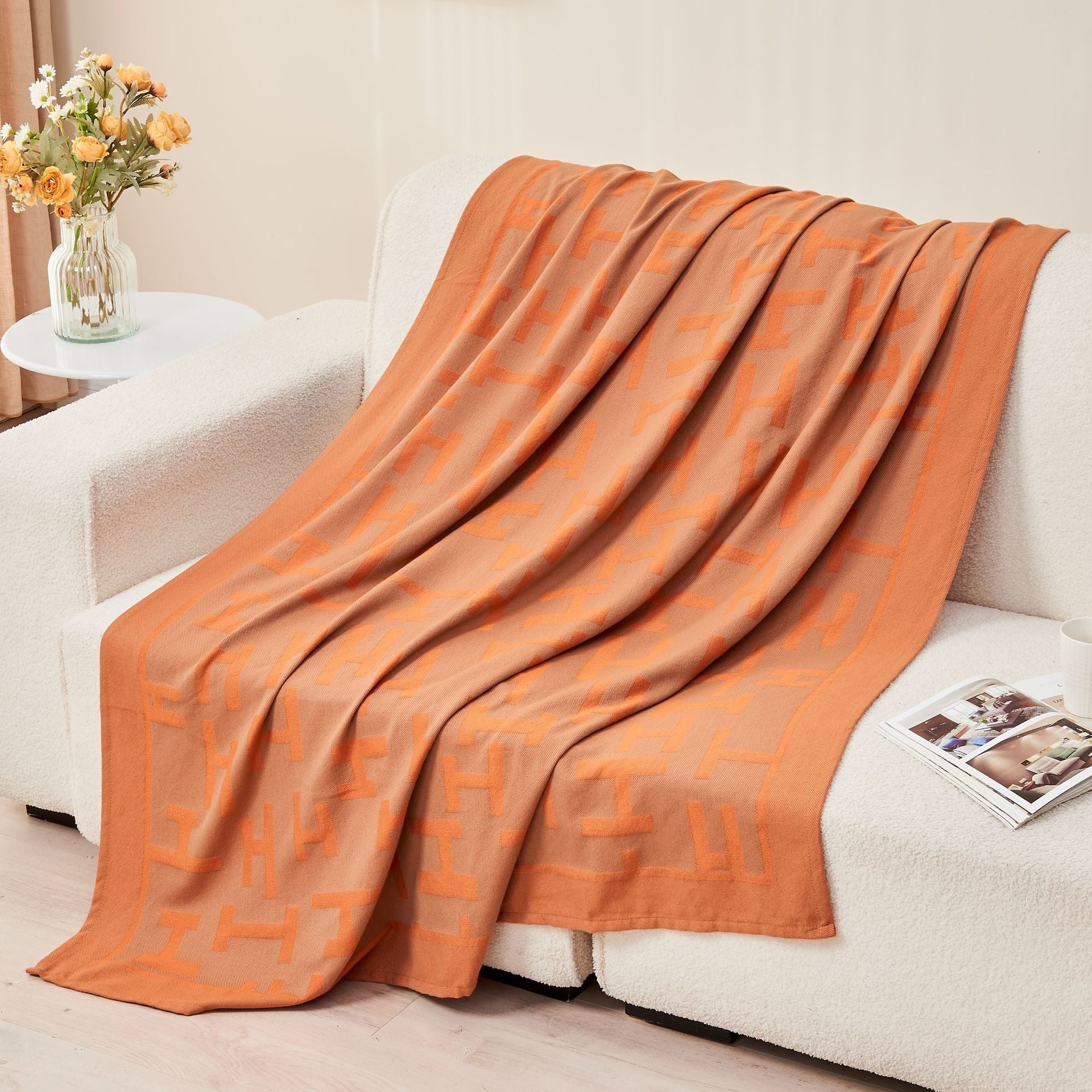 Linea Harmony Throw – Modern Geometric Jacquard Elegancen Berriscent