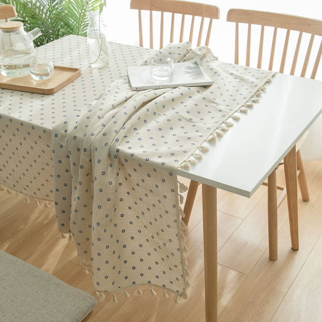 The Porcelain Daisy | Cotton Blend Tablecloth