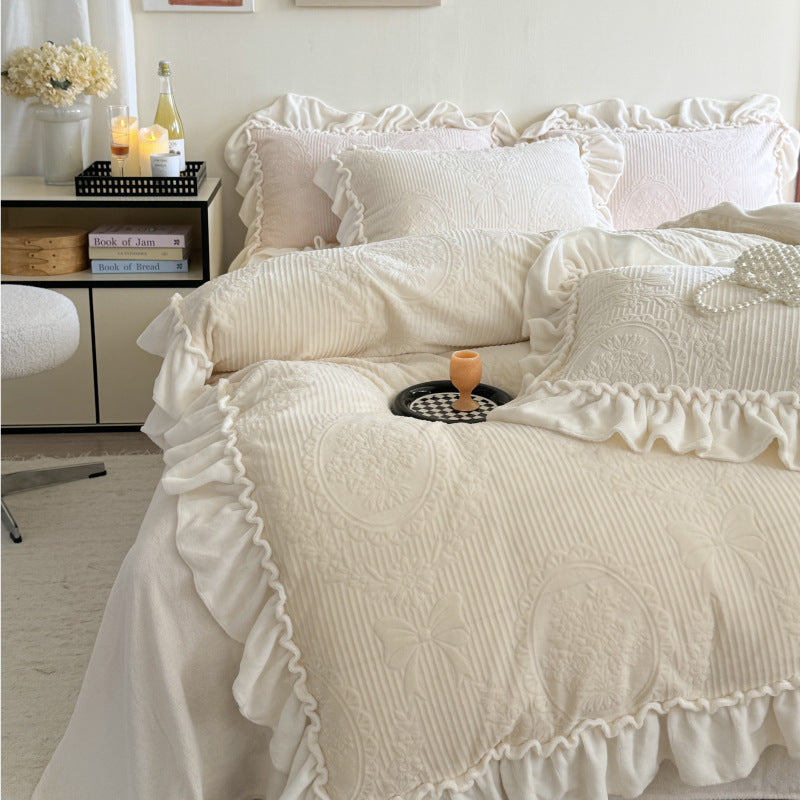 Velvet Bloom Embossed Bedding Set (4-Piece Set) Berriscent