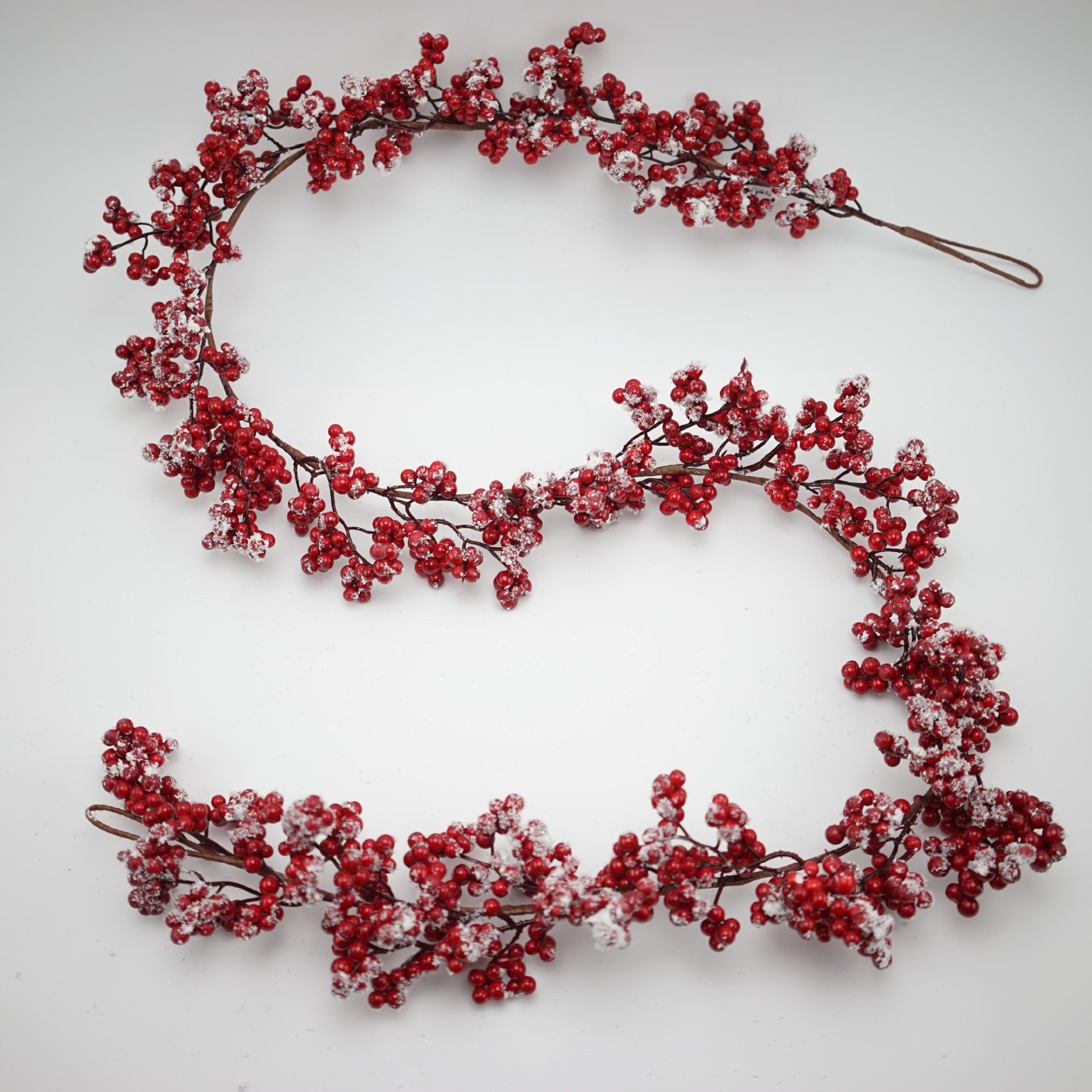 Red Berry Christmas Garland – 1.8 m Decorative Accent