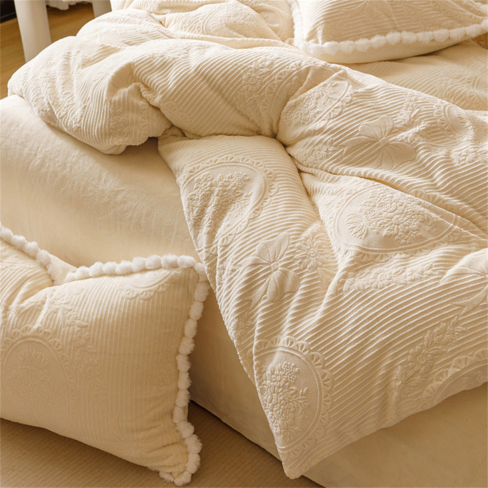 Embossed Plush Flannel Bedding Set – Four Pieces Berriscent