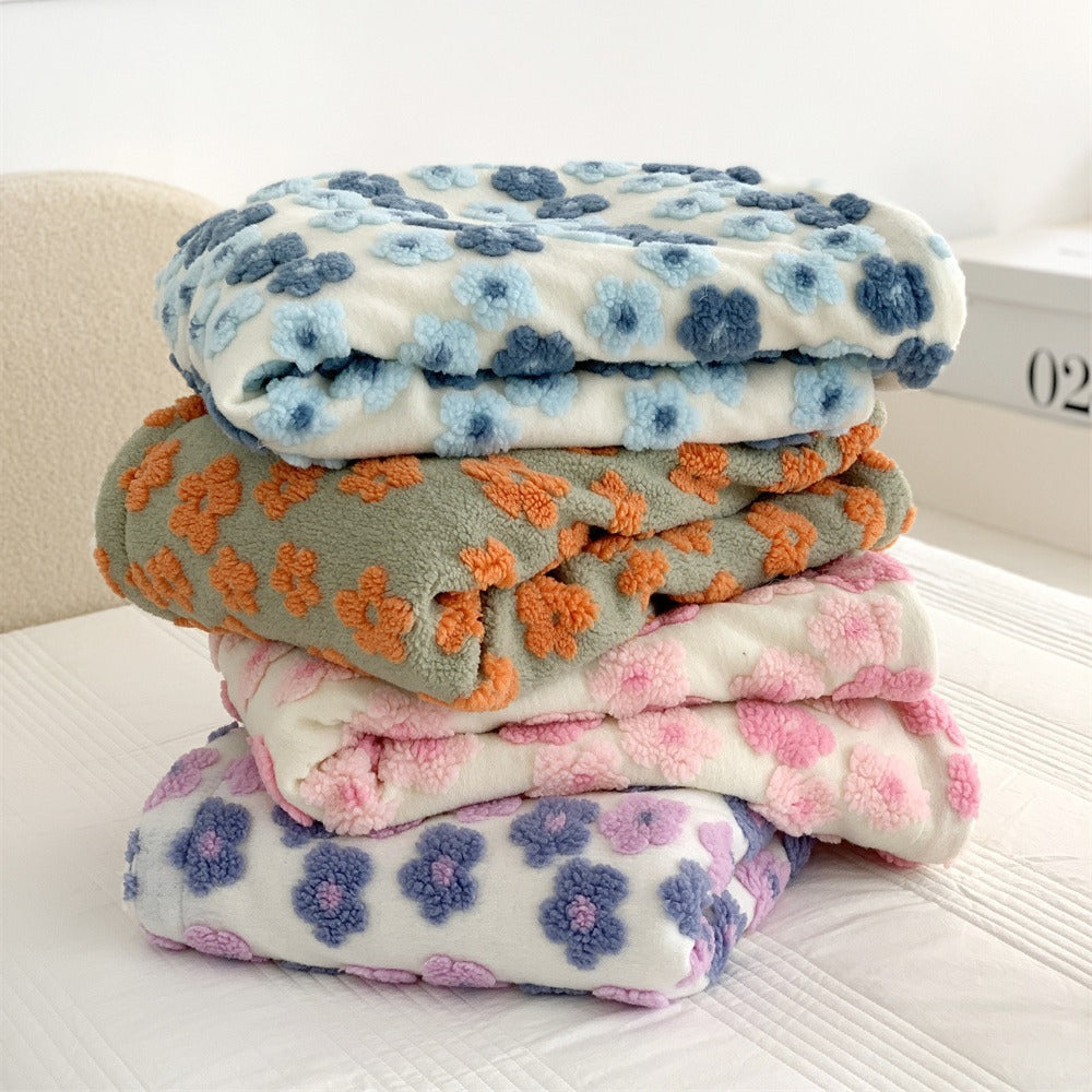 Bouclé Bloom Plush Throw