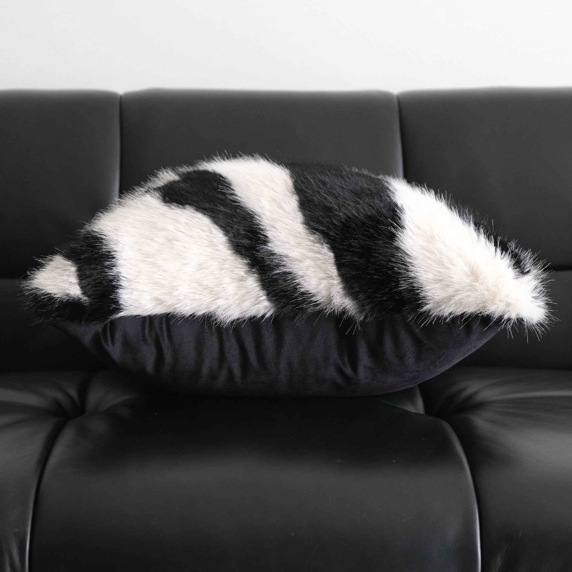 Graphic Stripe Faux Fur Cushion Berriscent