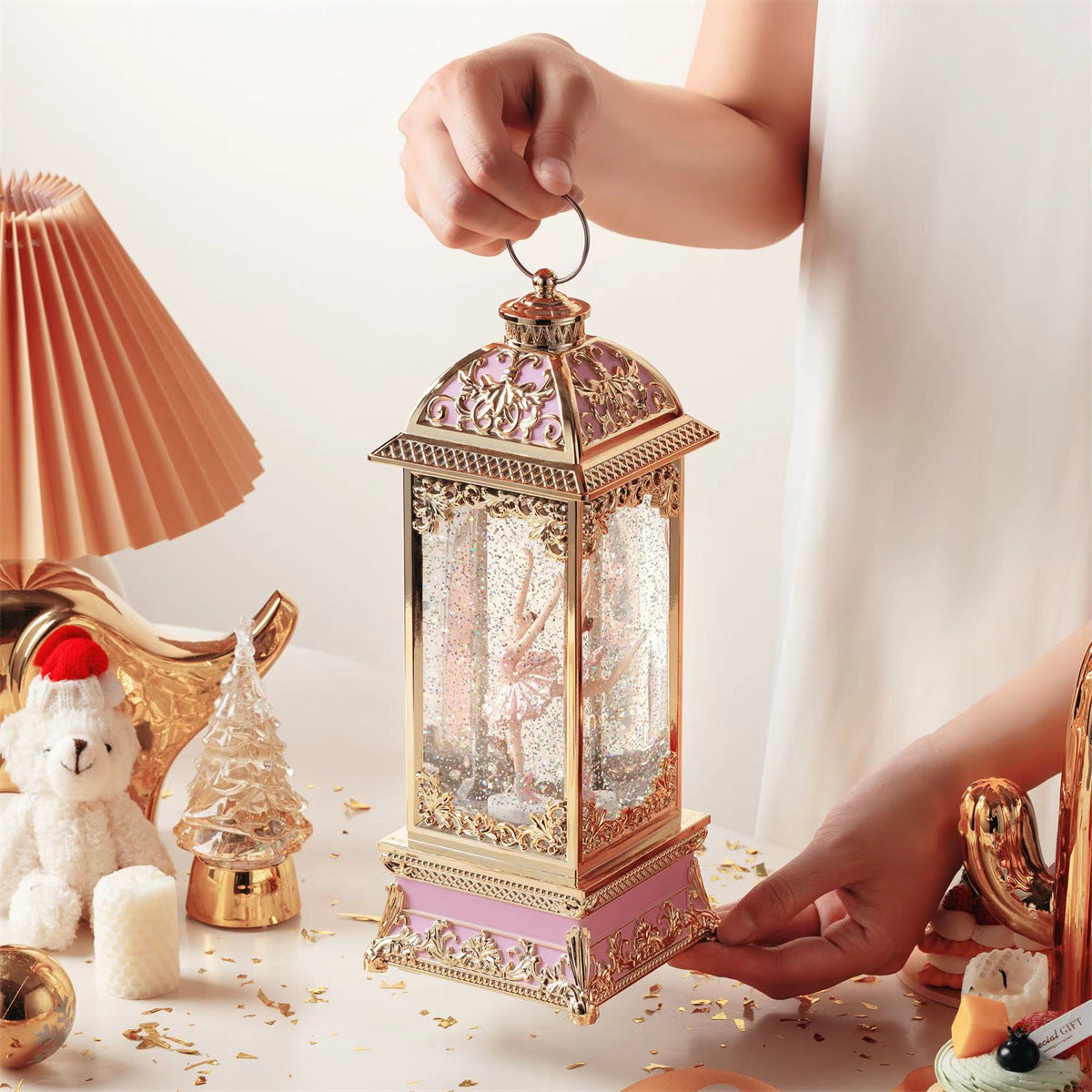 Eternal Glow Lantern Berriscent
