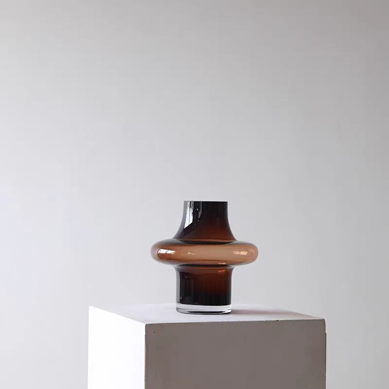 Amber Horizon Vase – Sculptural Gradient Glass Berriscent