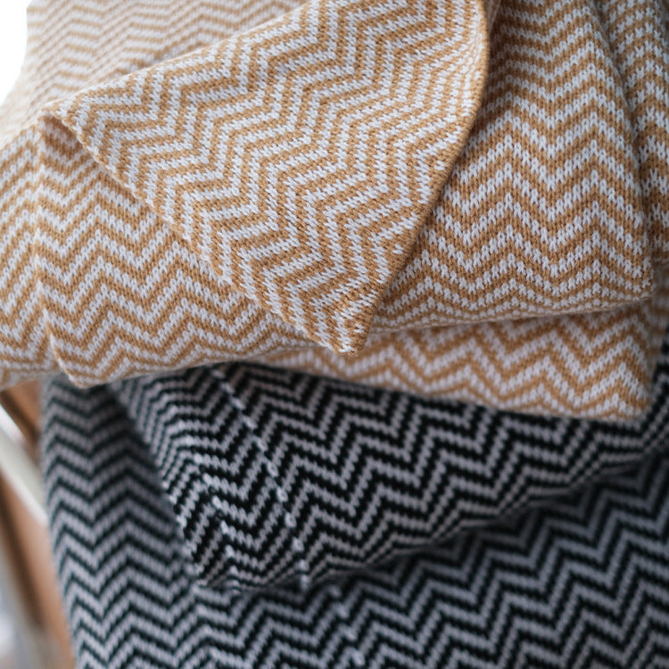 Textured Acrylic Throw Blanket – Elegant Herringbone Weave Berriscent