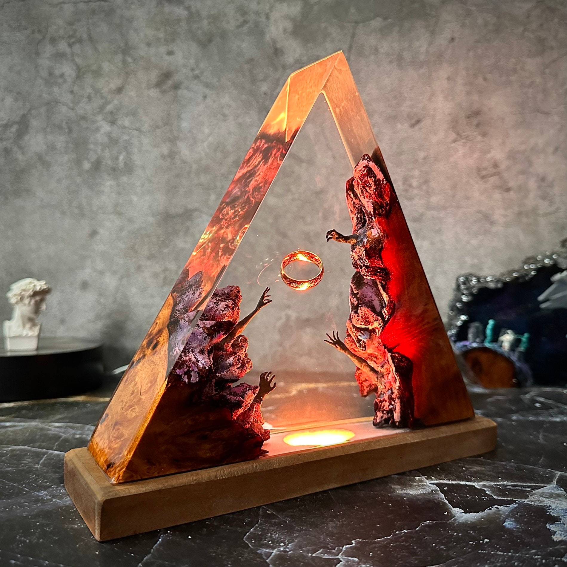The Ring of Light – Handcrafted Resin Pyramid Lamp Berriscent