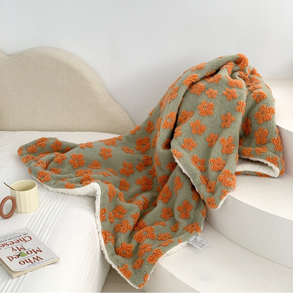 Bouclé Bloom Plush Throw Berriscent