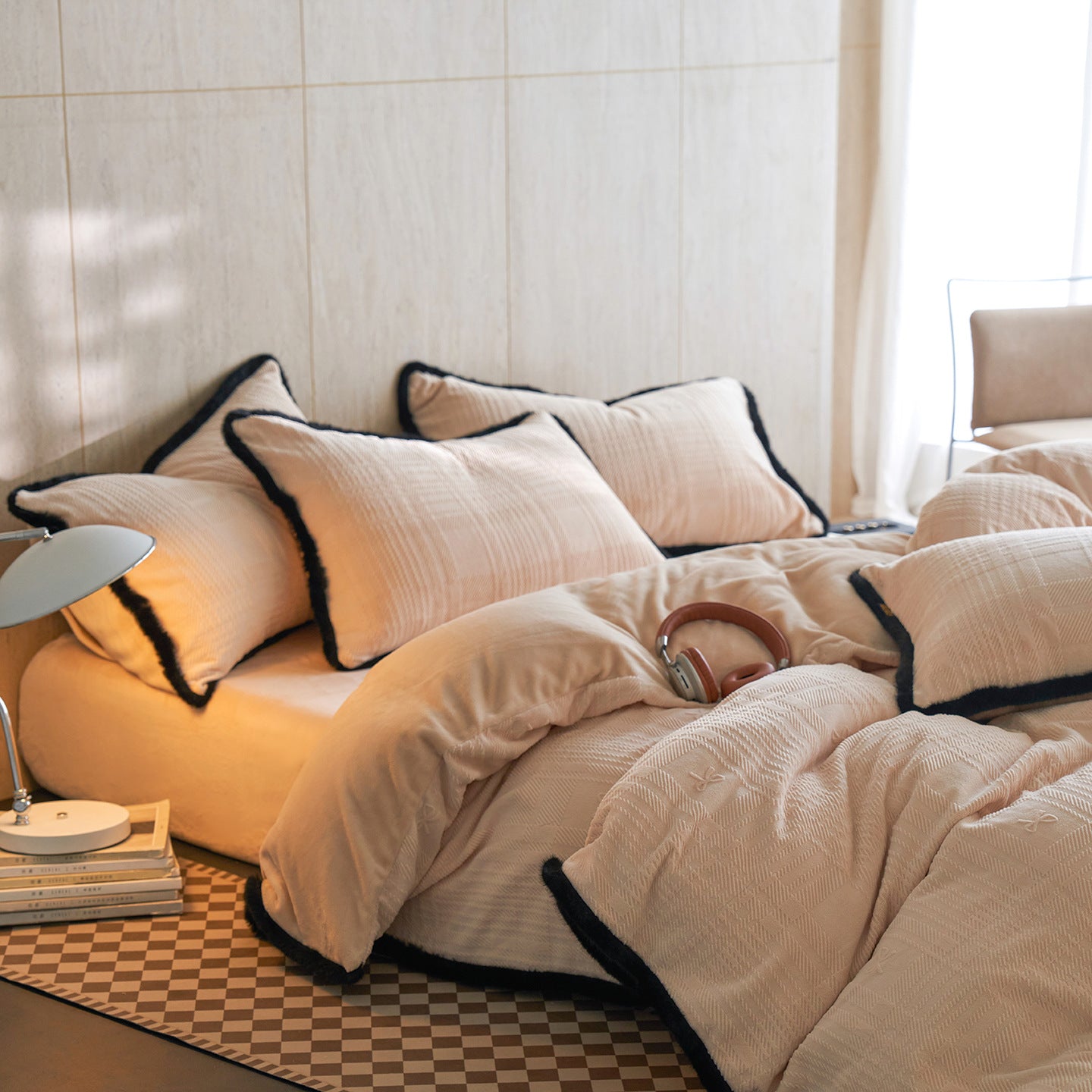 Premium Plush Flannel Embroidered Check Bedding Set – Four Pieces Berriscent