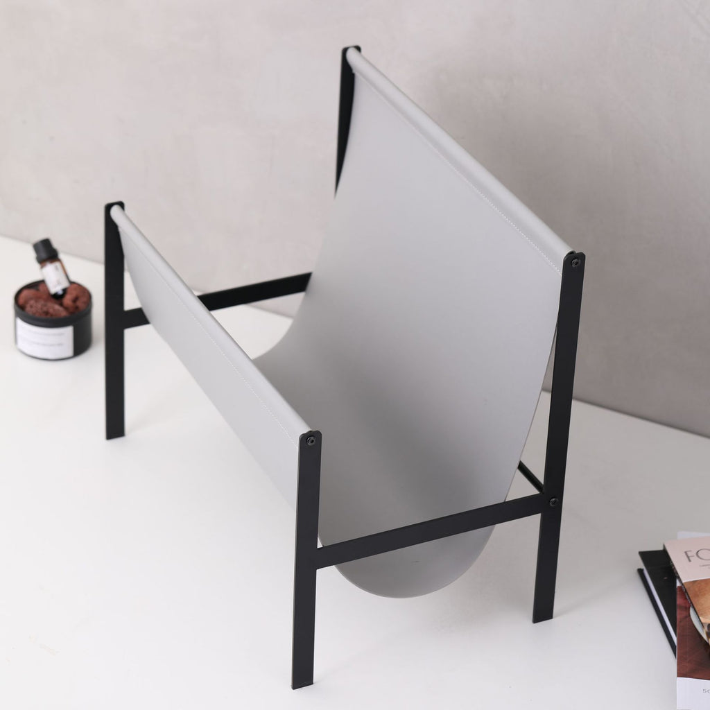 Contour Leather Display Rack Berriscent