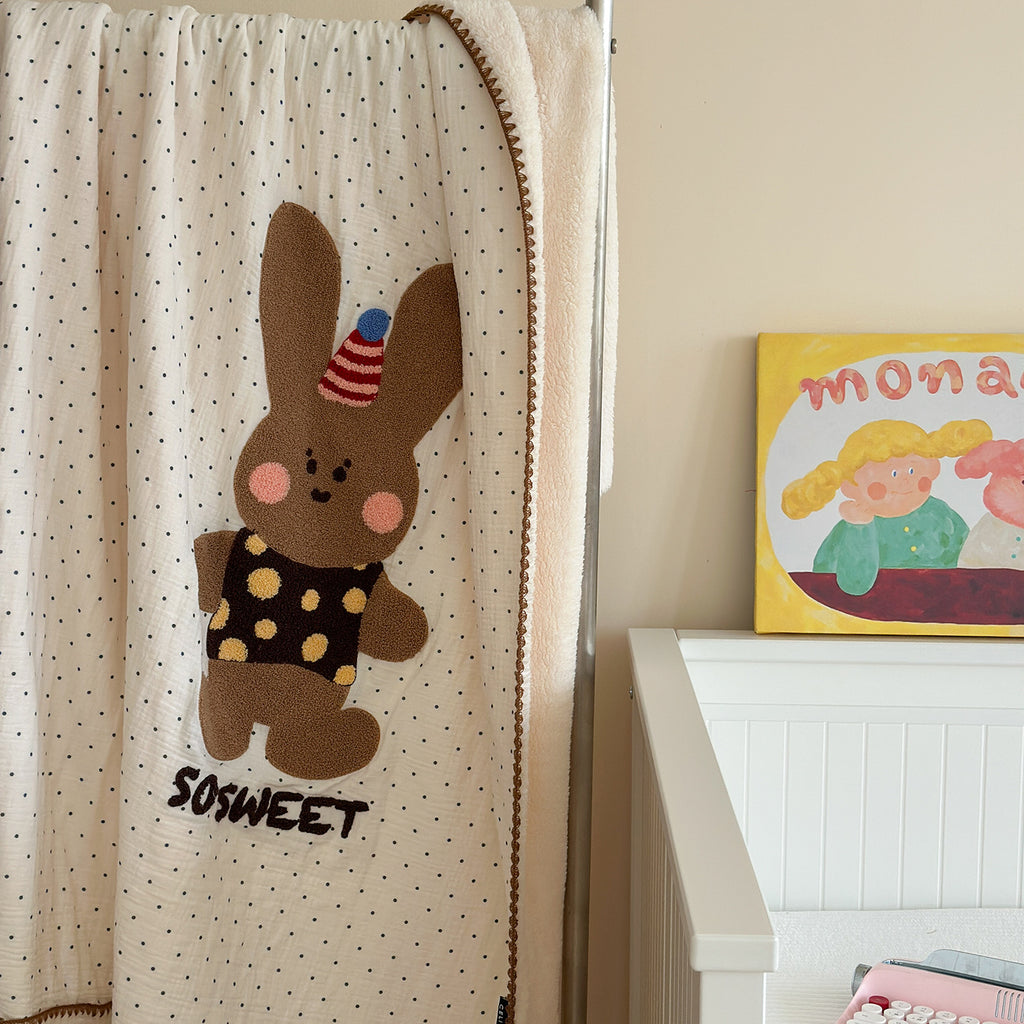 Cozy Friends Reversible Embroidered Towel – Cotton Gauze & Plush Fleece Berriscent