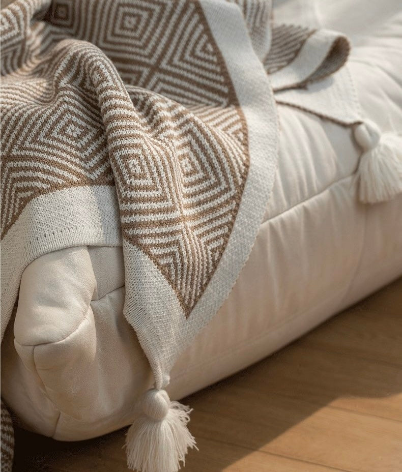Geometric Weave Tasselled Throw Blanket Berriscent