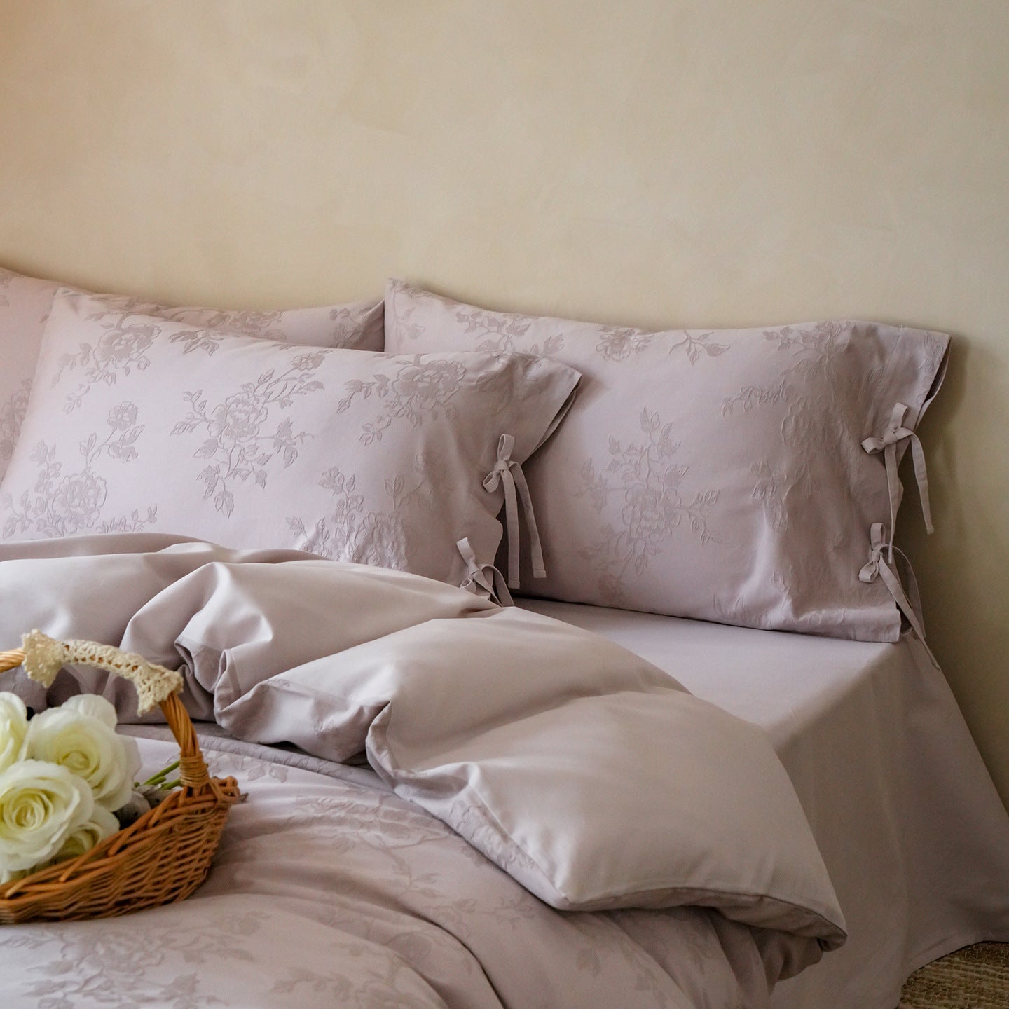 Blush Fleur Jacquard Cotton Bedding Set – Lavender Mist Berriscent