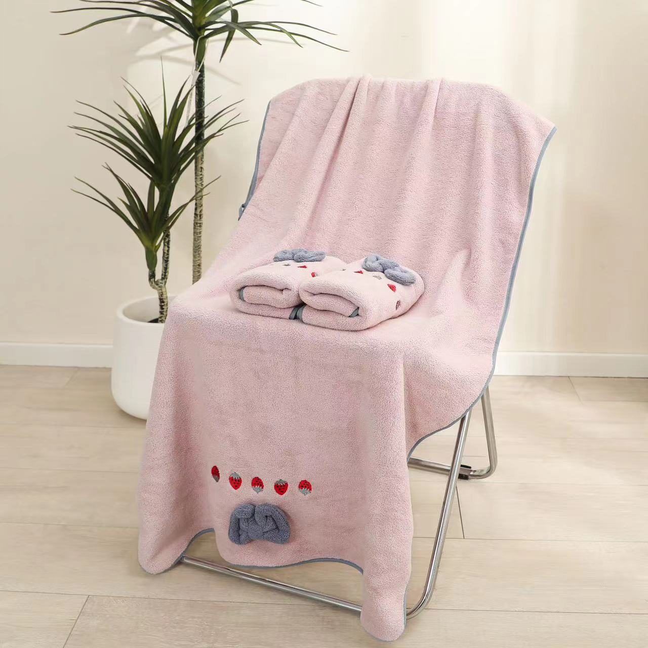 Strawberry Bow Comfort Towel Berriscent
