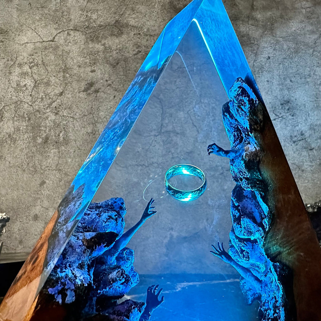 The Ring of Light – Handcrafted Resin Pyramid Lamp Berriscent