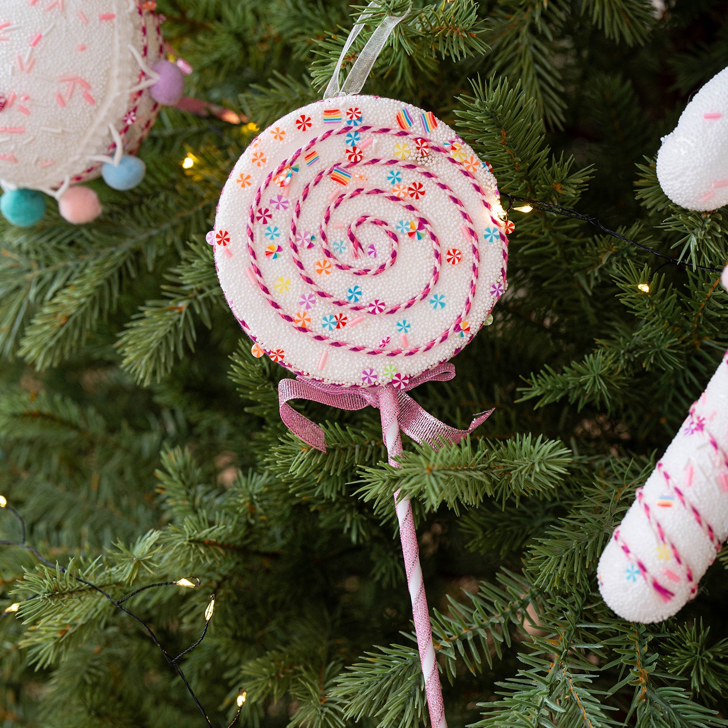 Candyland Christmas Ornament Set – 6 Pieces Beriscent