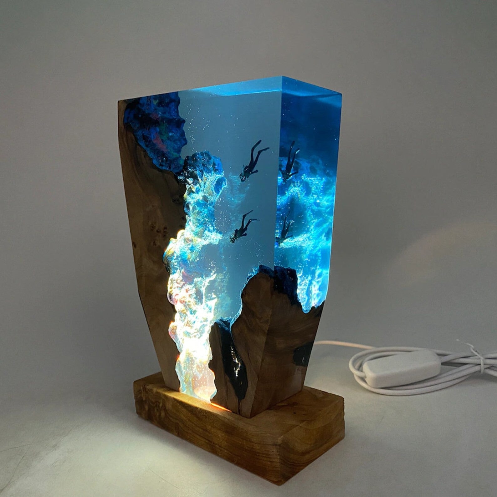 Handcrafted Ocean Depth Resin Lamp Berriscent