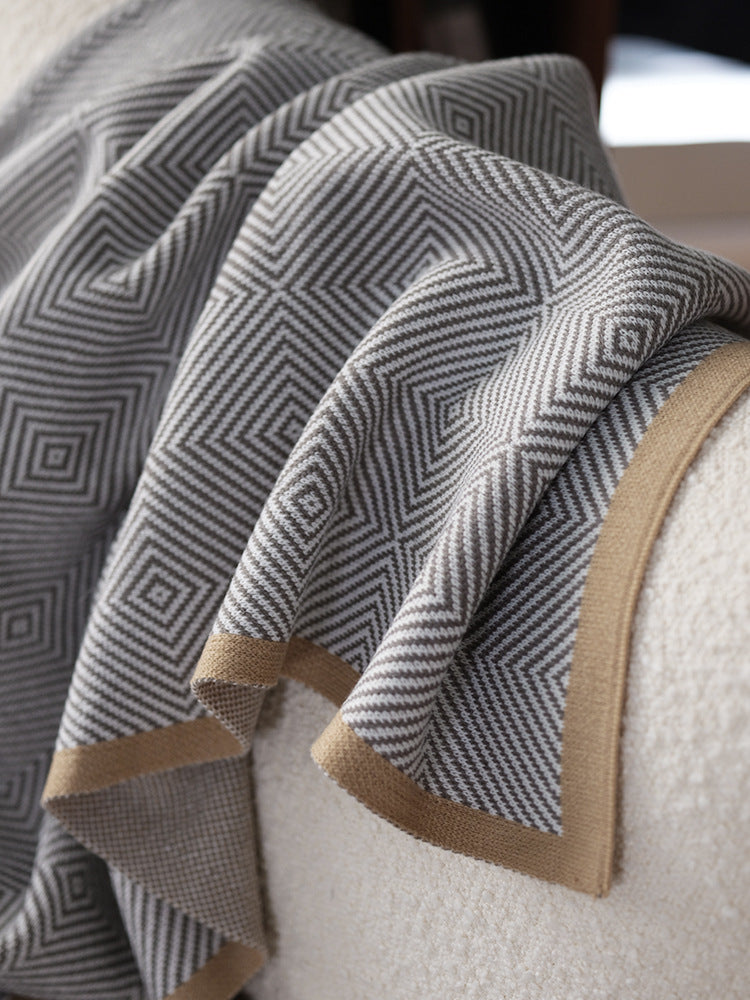 Linear Echo Geometric Throw Blanket Berriscent