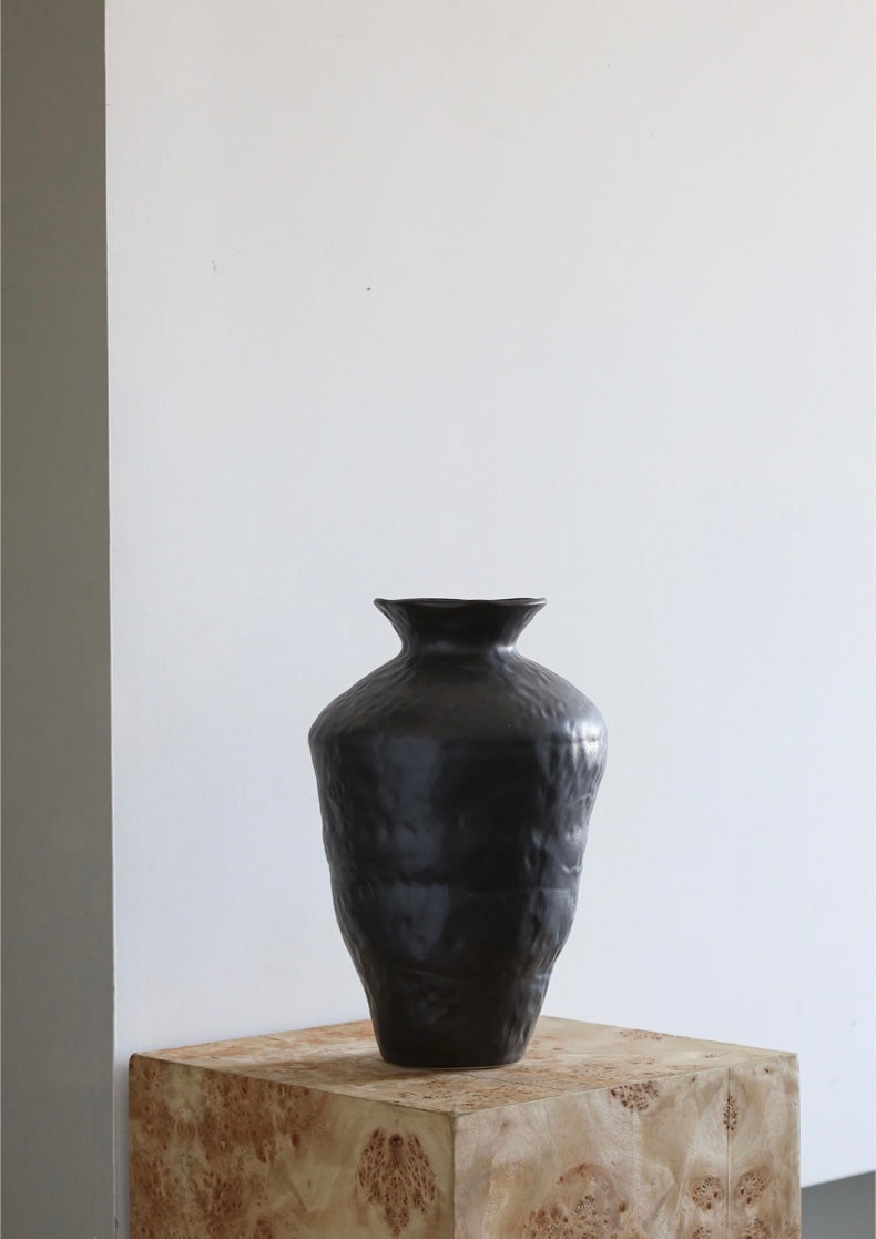 Obsidian Sculpture Vase Collection Berriscent