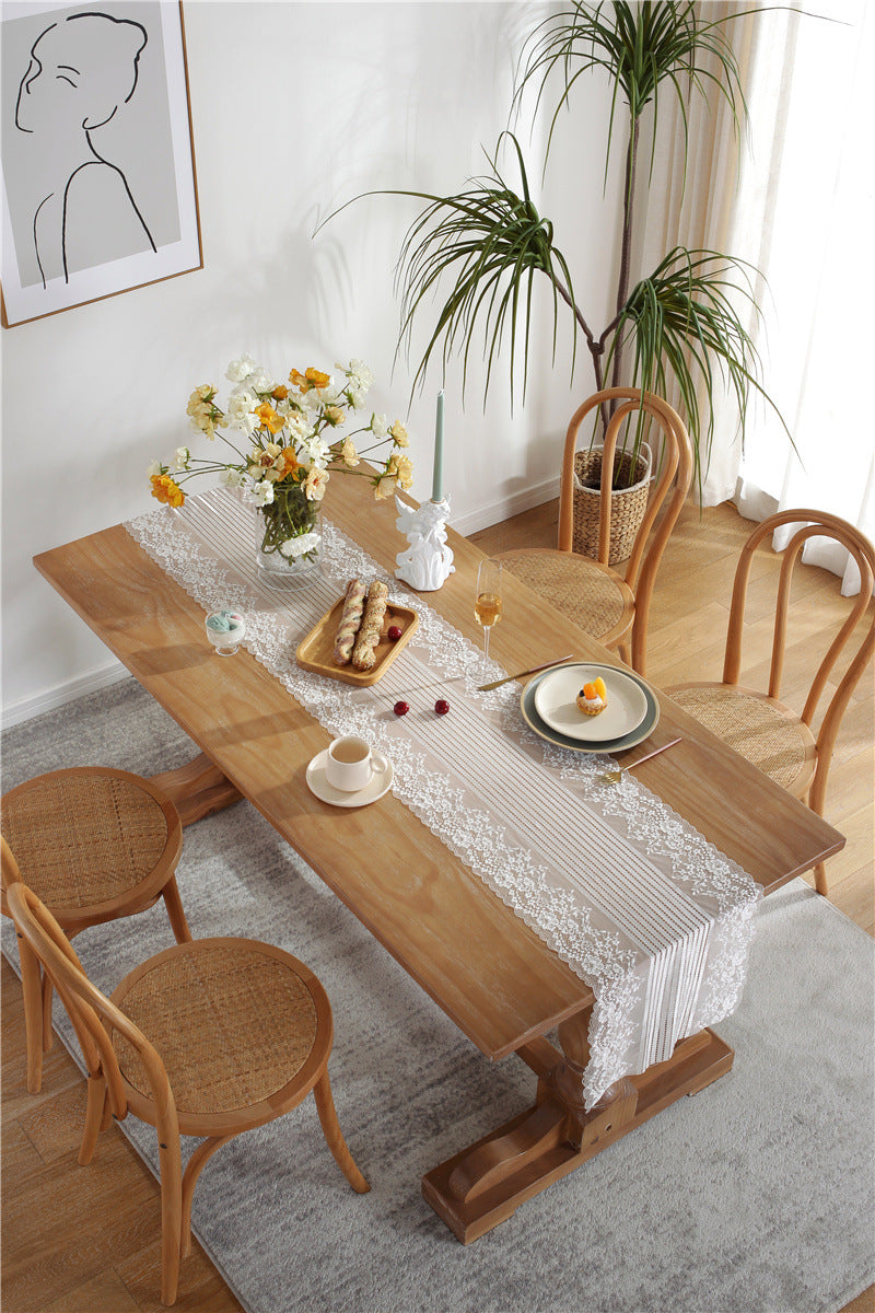 Floral Lace Table Runner – Elegant Sheer Design Berriscent