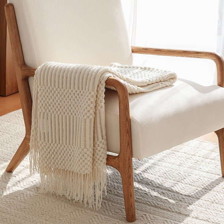 Textured Woven Fringe Throw in Acrylic Fibre Berriscent