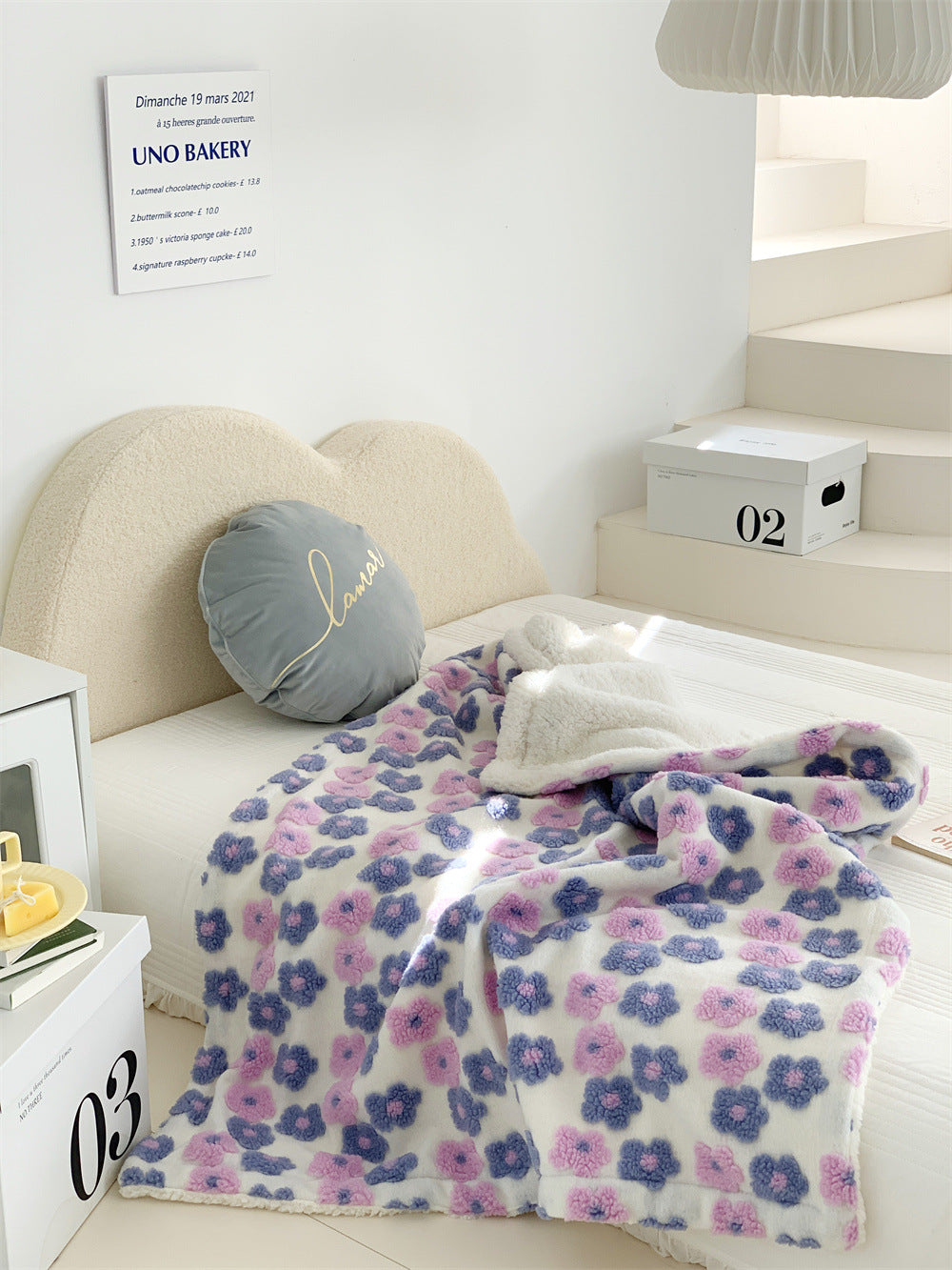 Bouclé Bloom Plush Throw Berriscent