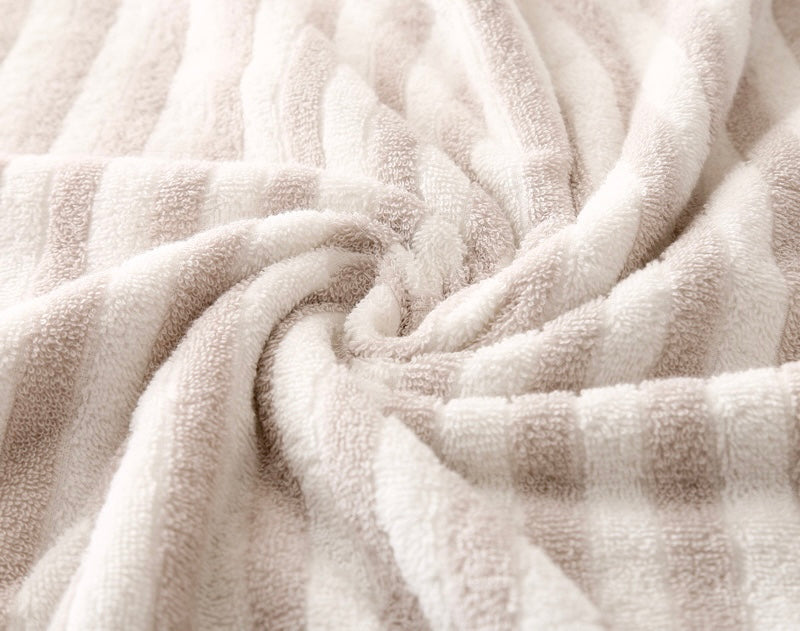 Pastel Stripe Cotton Towel – Softness Meets Everyday Elegance Berriscent