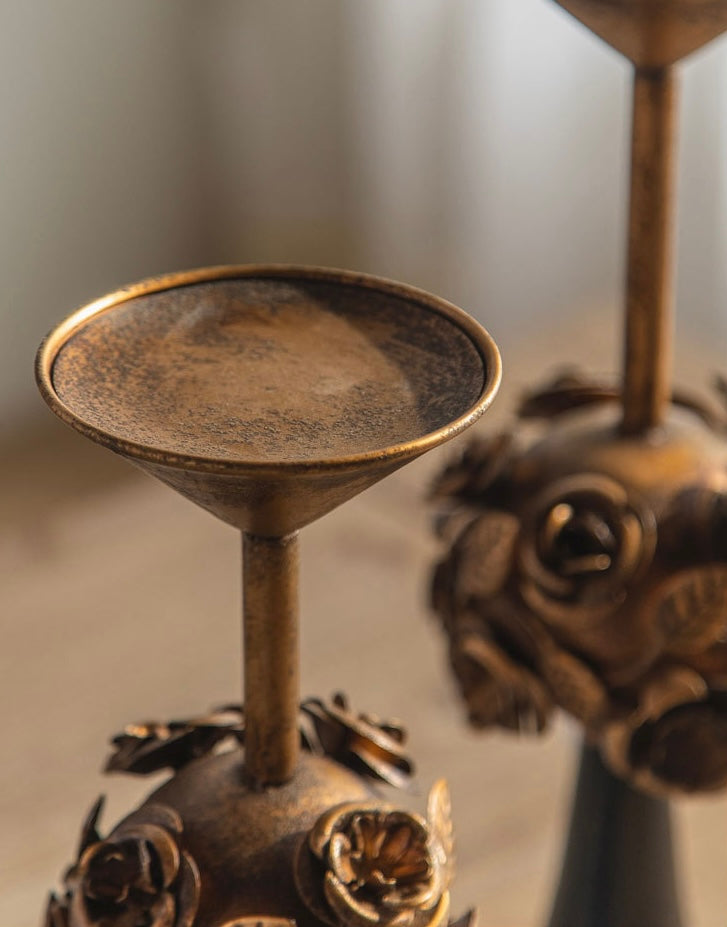 Rose Embrace Candle Holder Berriscent