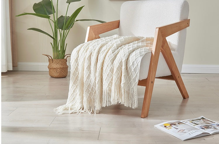 Solea Textured Throw – Soft Woven Elegance with Fringe Detail Berriscent