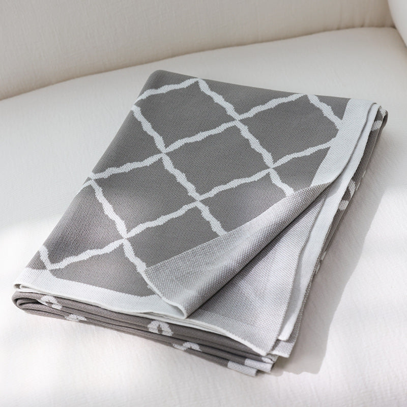 Lattice Calm Woven Throw in Acrylic Fibre Berriscent