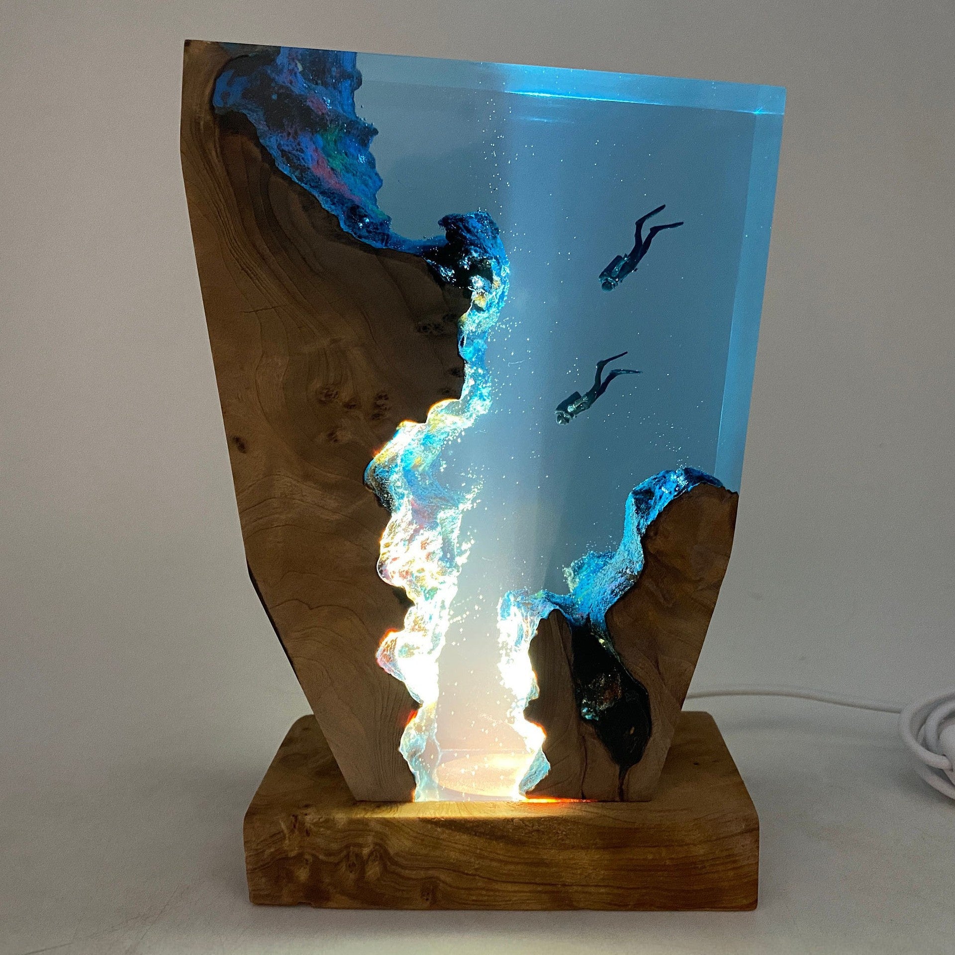 Handcrafted Ocean Depth Resin Lamp Berriscent