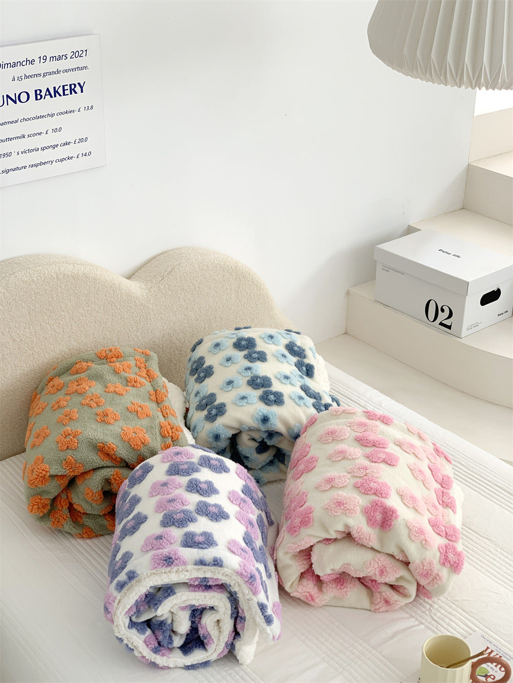 Bouclé Bloom Plush Throw Berriscent