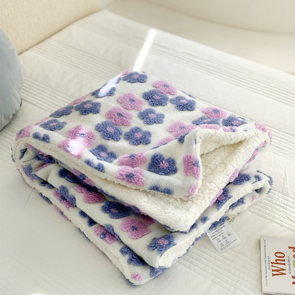 Bouclé Bloom Plush Throw Berriscent
