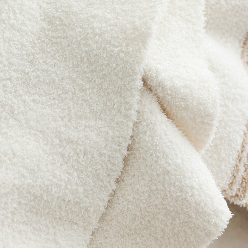 Soft Acrylic Throw Blanket – Plush Striped Design Berriscent