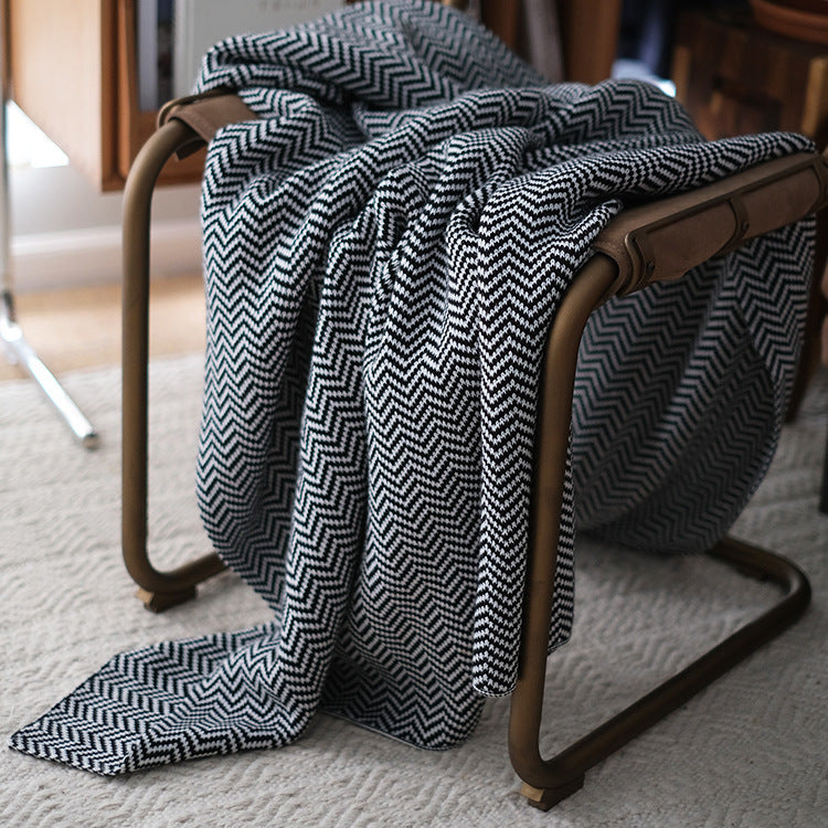 Textured Acrylic Throw Blanket – Elegant Herringbone Weave Berriscent