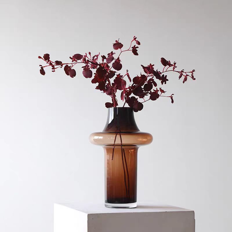 Amber Horizon Vase – Sculptural Gradient Glass Berriscent