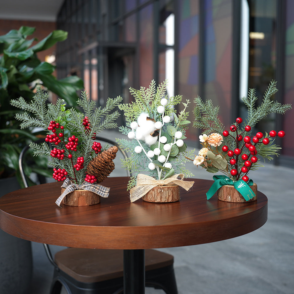 Christmas Table Decoration with Pine, Berries & Rustic Base – 25 cm