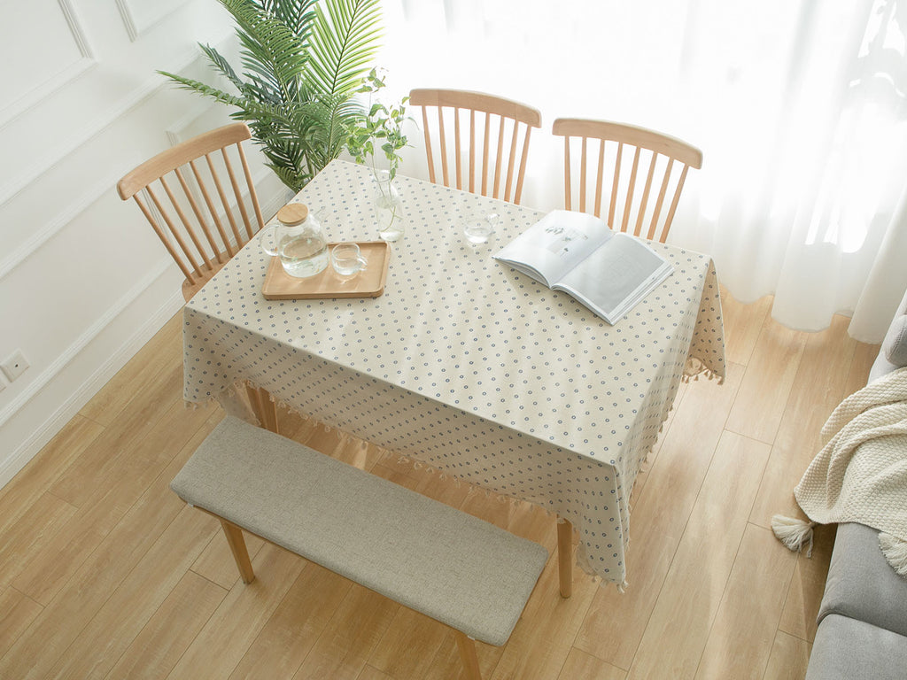 The Porcelain Daisy | Cotton Blend Tablecloth