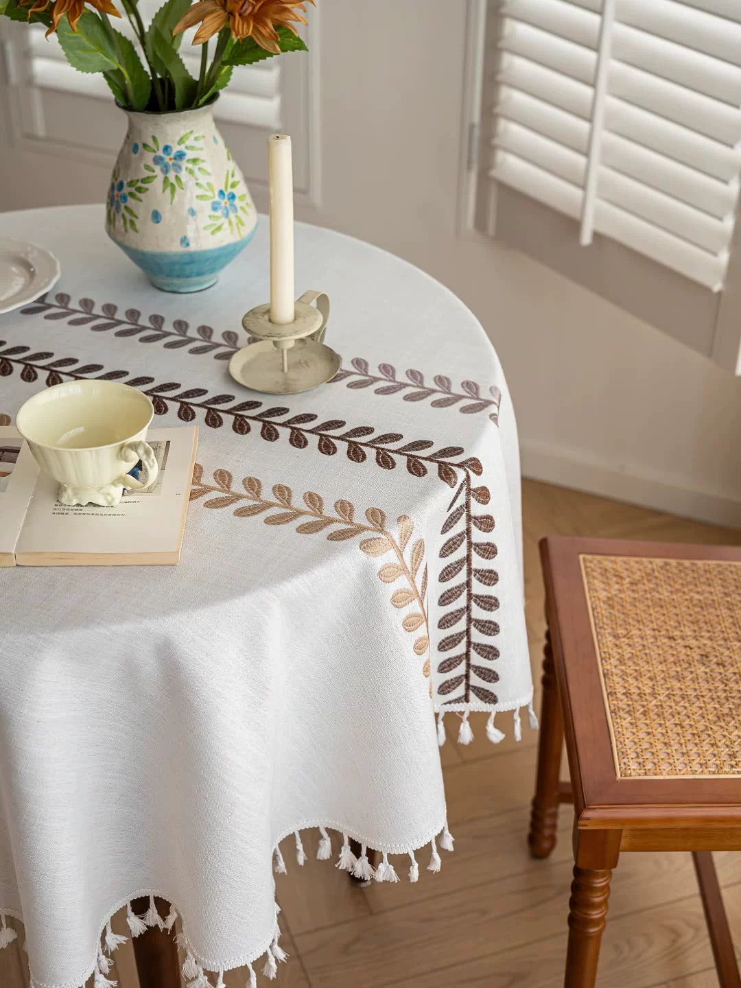 Nordic Leaf Embroidered Round Tablecloth Berriscent