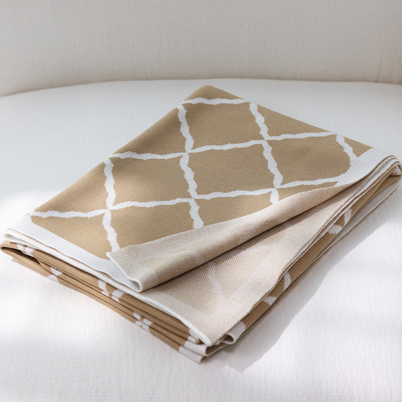 Lattice Calm Woven Throw in Acrylic Fibre Berriscent