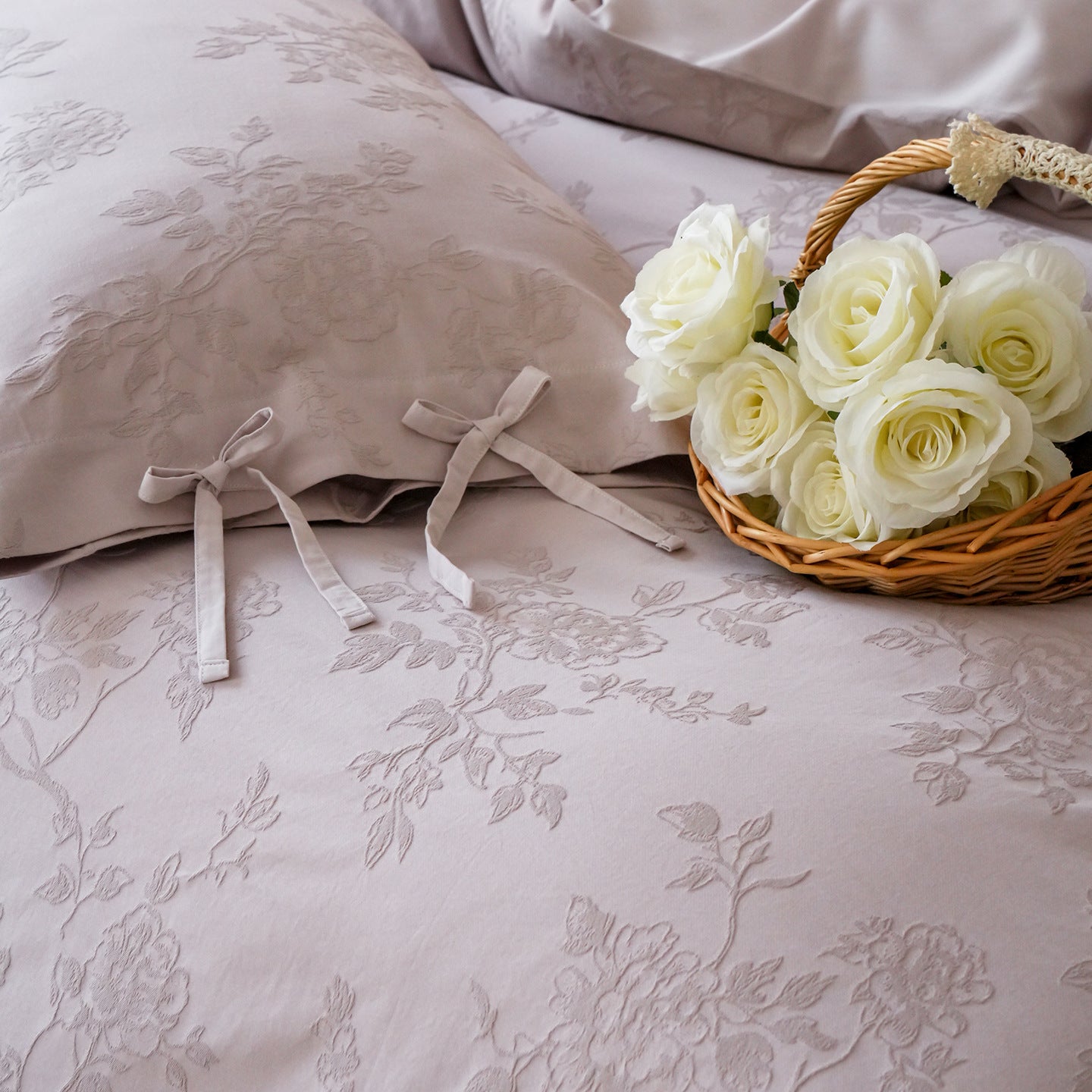 Blush Fleur Jacquard Cotton Bedding Set – Lavender Mist Berriscent