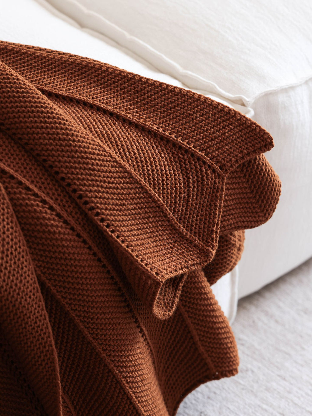  Elegant Textured Acrylic Throw Berriscent