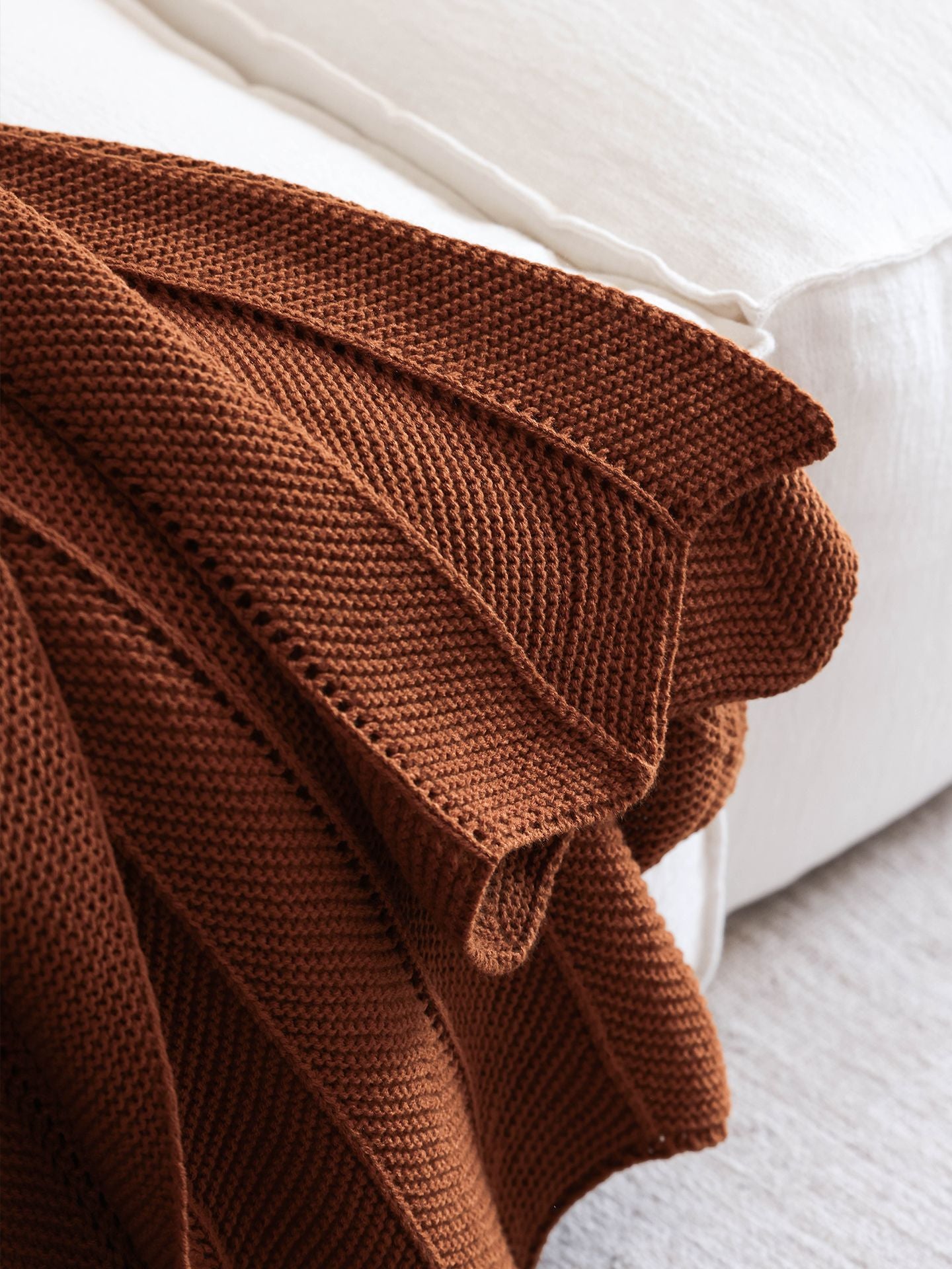  Elegant Textured Acrylic Throw Berriscent