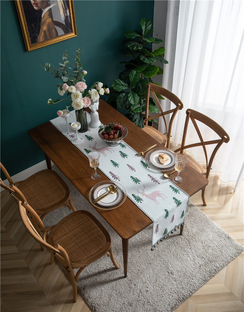 Evergreen Elegance Table Runner Berriscent