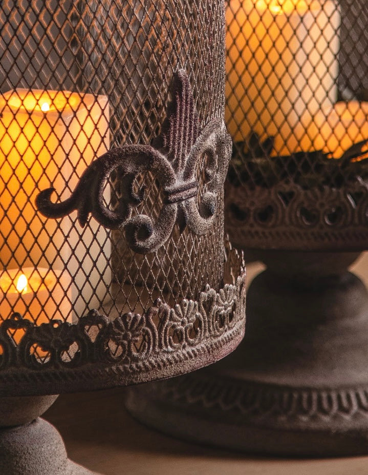 The Château Lumière Lanterns Berriscent